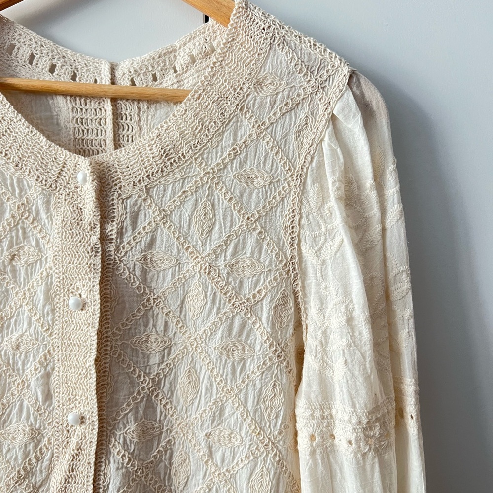 LINEN LACE DETAIL BLOUSE - Picture 2 of 3